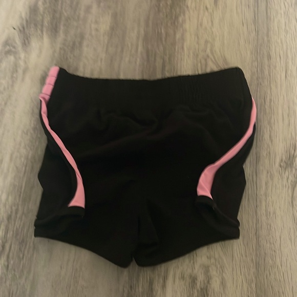 Cute pink and black shorts - Picture 2 of 2